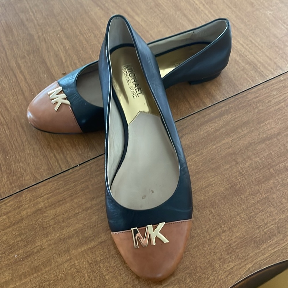 Authentic Michael Kors 2 tone flats